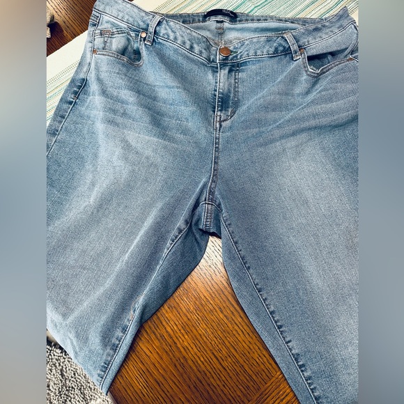 1822 Denim High Waist Frayed Crop Demi Bootcut Jeans - 16W - Picture 2 of 10